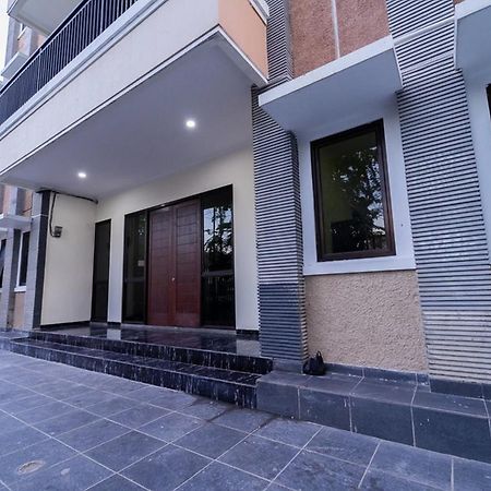 Koolkost Near Universitas Tarumanegara Jacarta Exterior foto